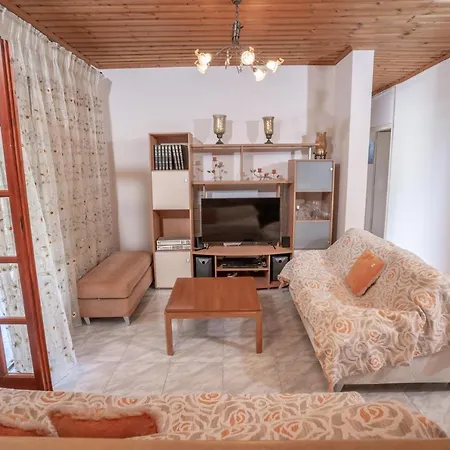 Garden House * Kalamata