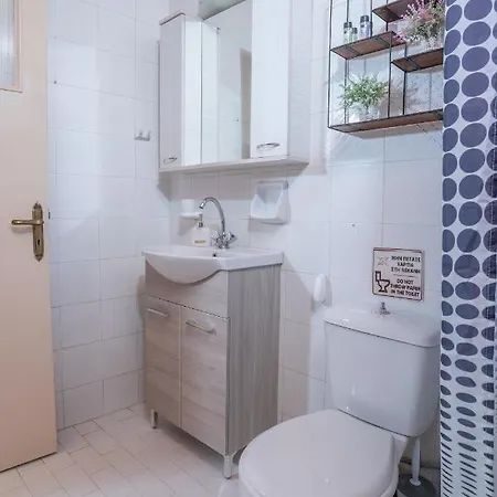Сasa de vacaciones Garden House Kalamata